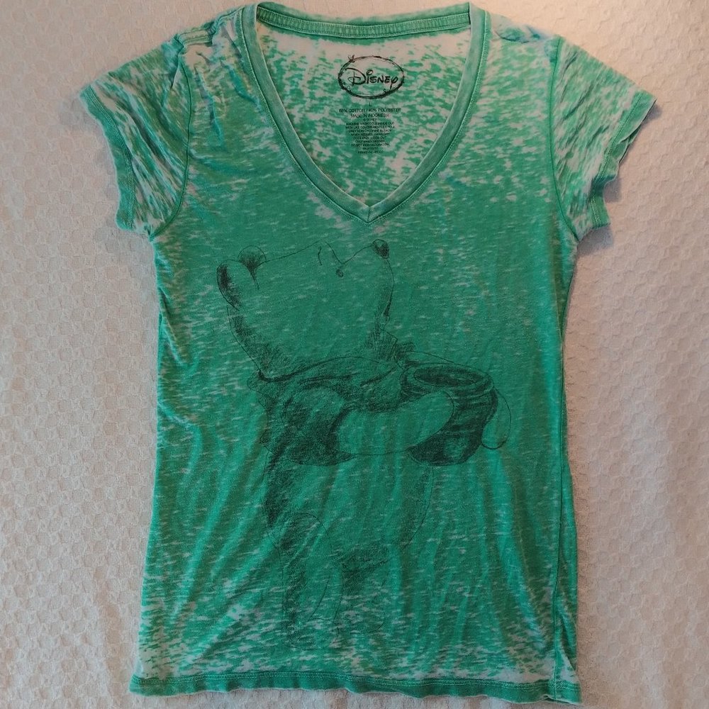 🦋 Disney Winnie the Pooh Green V-neck T-shirt 🦋